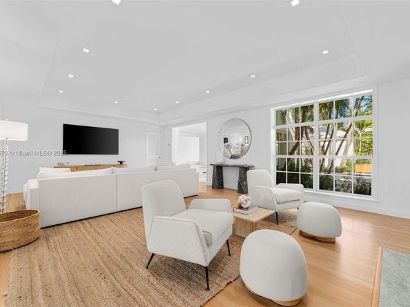 6675 Roxbury Ln, Miami Beach FL 33141