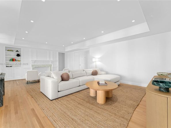 6675 Roxbury Ln, Miami Beach FL 33141