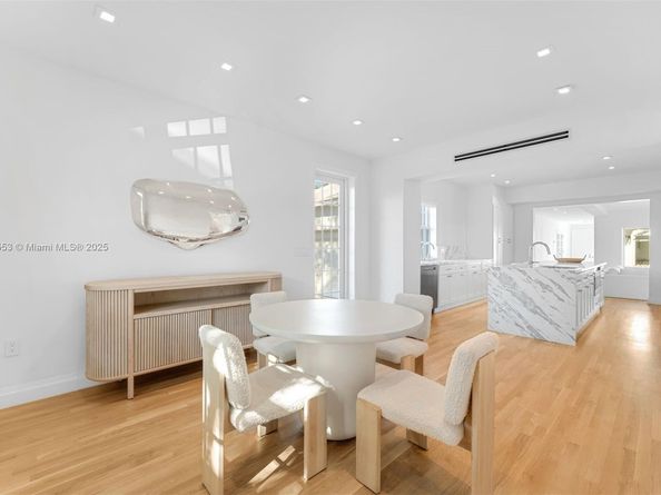 6675 Roxbury Ln, Miami Beach FL 33141