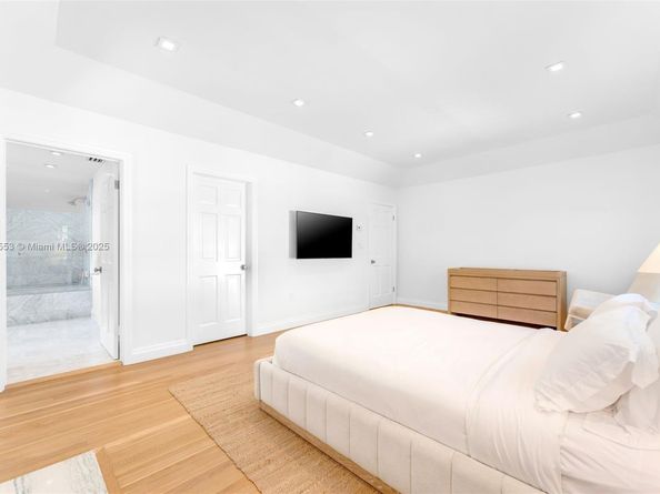 6675 Roxbury Ln, Miami Beach FL 33141