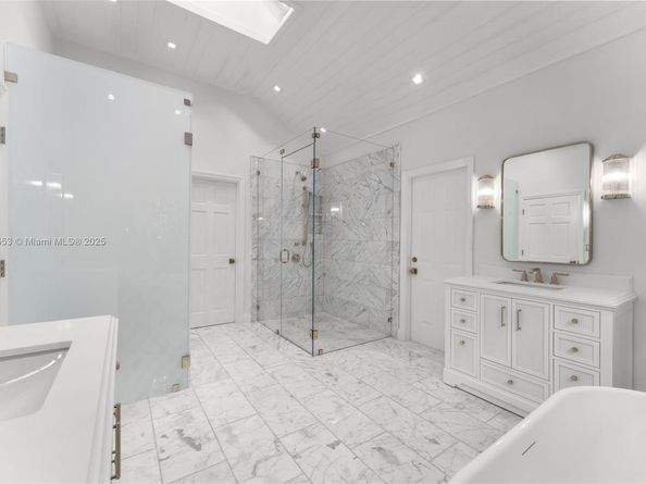 6675 Roxbury Ln, Miami Beach FL 33141