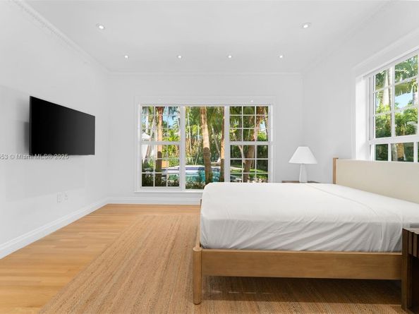 6675 Roxbury Ln, Miami Beach FL 33141