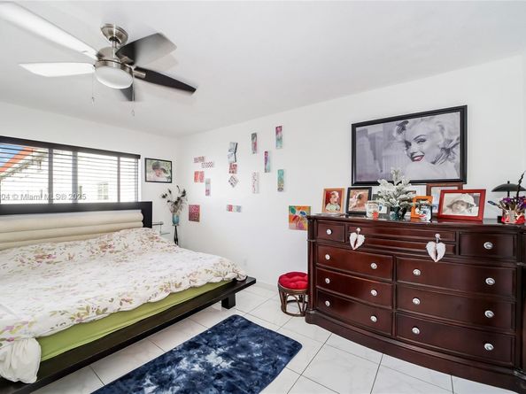 541 Blue Heron Dr 205, Hallandale Beach FL 33009