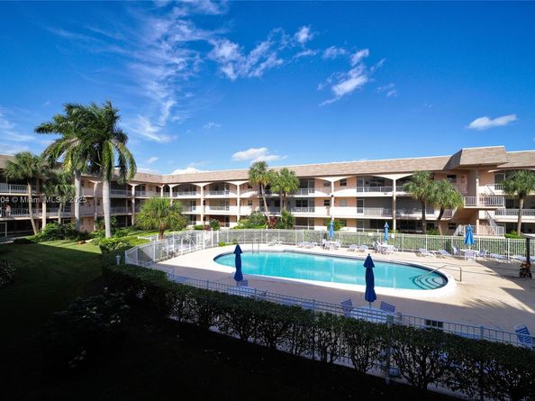 541 Blue Heron Dr 205, Hallandale Beach FL 33009