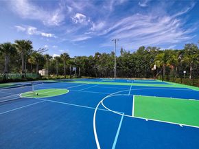541 Blue Heron Dr 205, Hallandale Beach FL 33009