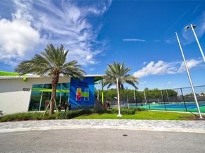 541 Blue Heron Dr 205, Hallandale Beach FL 33009