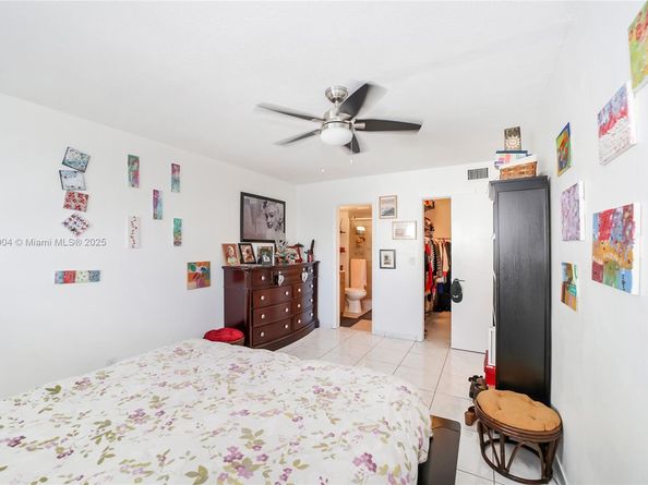 541 Blue Heron Dr 205, Hallandale Beach FL 33009