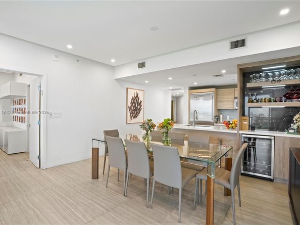 16385 Biscayne Blvd 1601, North Miami Beach FL 33160