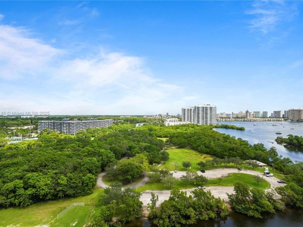 16385 Biscayne Blvd 1601, North Miami Beach FL 33160