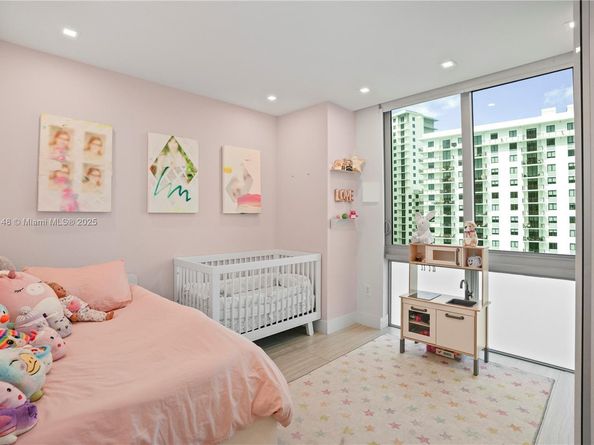 16385 Biscayne Blvd 1601, North Miami Beach FL 33160