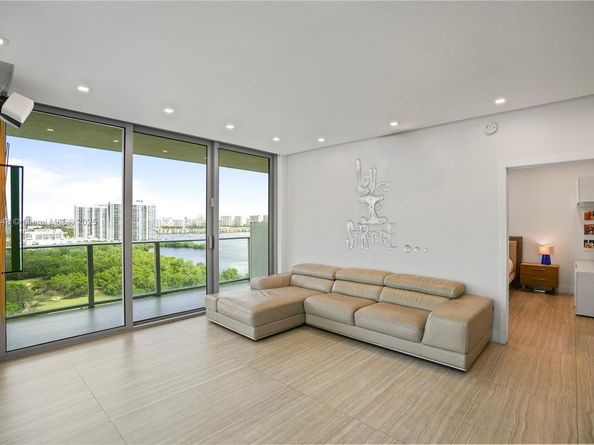 16385 Biscayne Blvd 1601, North Miami Beach FL 33160