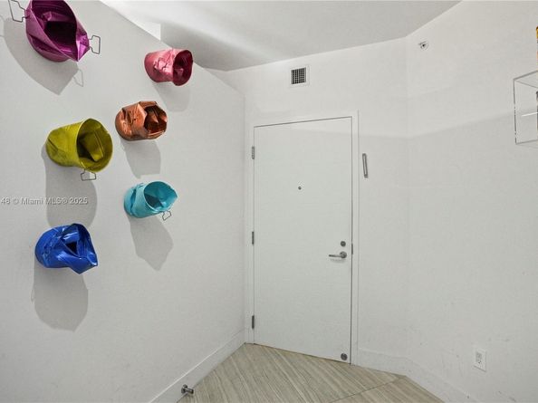 16385 Biscayne Blvd 1601, North Miami Beach FL 33160