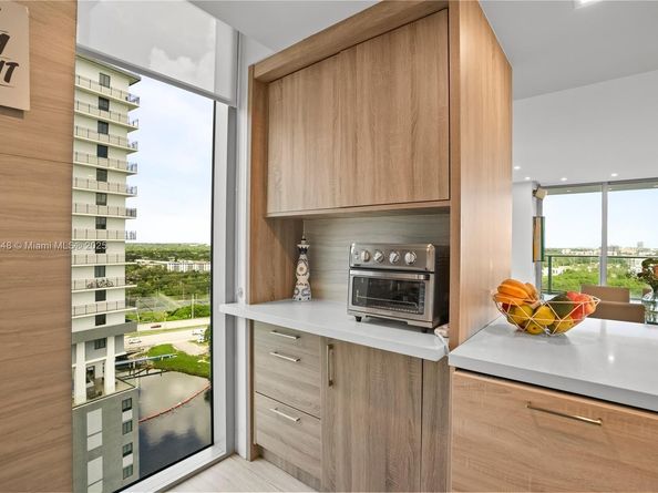 16385 Biscayne Blvd 1601, North Miami Beach FL 33160