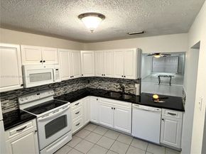 120 Roselle Ct, Royal Palm Beach FL 33411