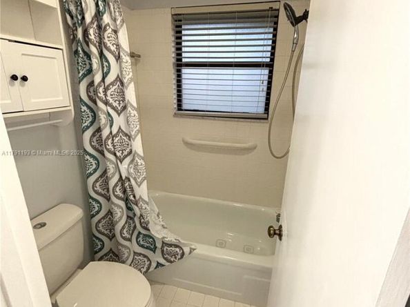 120 Roselle Ct, Royal Palm Beach FL 33411
