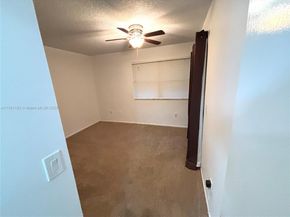 120 Roselle Ct, Royal Palm Beach FL 33411