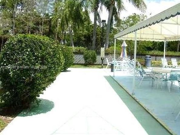 120 Roselle Ct, Royal Palm Beach FL 33411