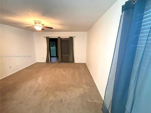 120 Roselle Ct, Royal Palm Beach FL 33411