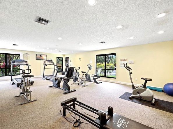 120 Roselle Ct, Royal Palm Beach FL 33411