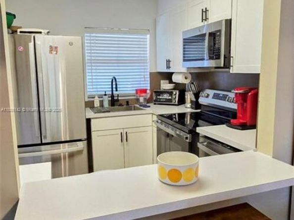 9480 Sunrise Lakes Blvd 306, Sunrise FL 33322