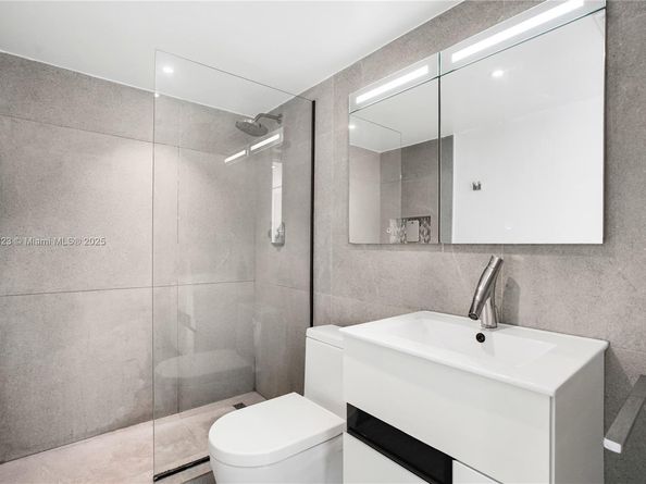 7800 Collins Ave 502, Miami Beach FL 33141