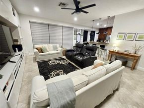 547 Cascade Falls Dr, Weston FL 33327