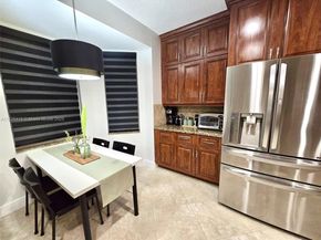 547 Cascade Falls Dr, Weston FL 33327