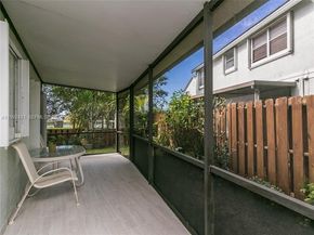 4731 Grapevine Way, Davie FL 33331