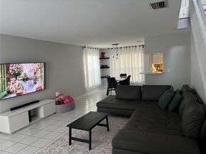 4731 Grapevine Way, Davie FL 33331