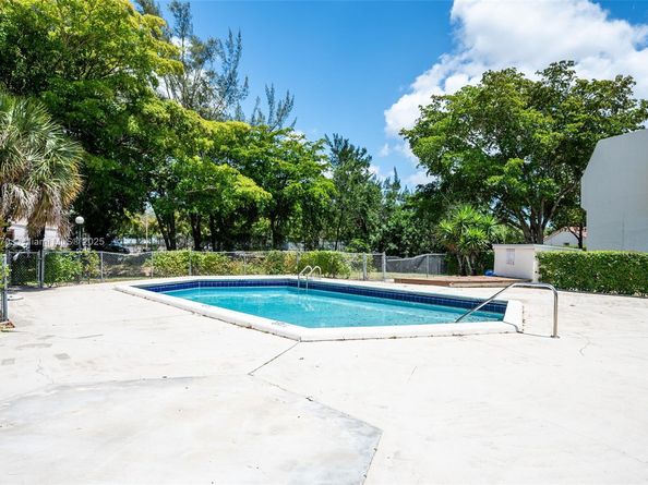 3133 Coral Hills Dr 9  (C1), Coral Springs FL 33065