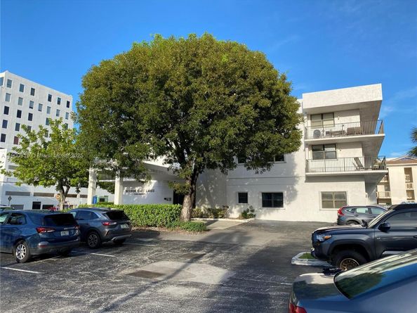 1900 Diana Dr 3D, Hallandale Beach FL 33009