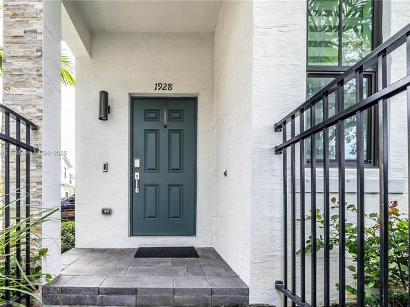 1928 SW 5th Blvd, Fort Lauderdale FL 33312