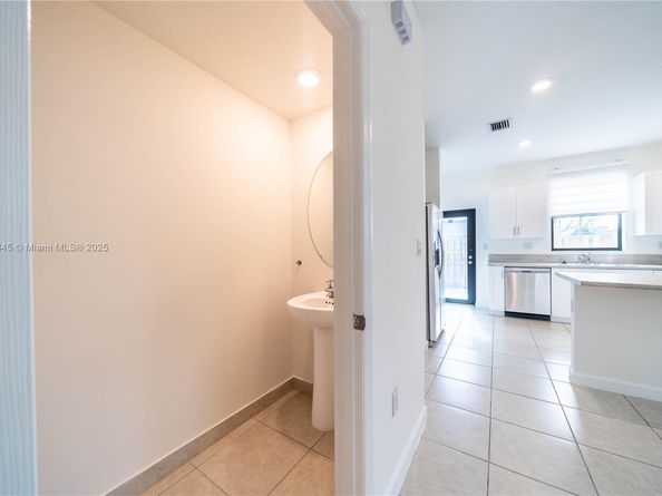 1928 SW 5th Blvd, Fort Lauderdale FL 33312