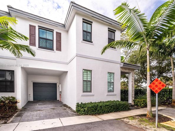 1928 SW 5th Blvd, Fort Lauderdale FL 33312