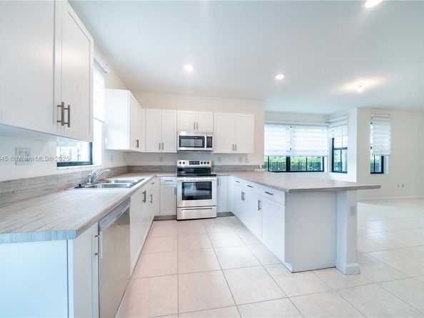 1928 SW 5th Blvd, Fort Lauderdale FL 33312