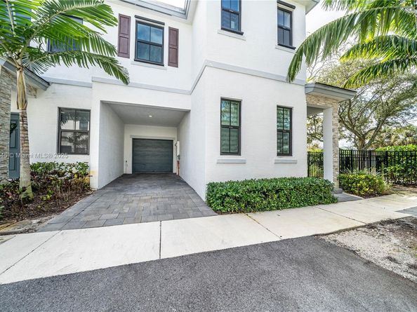 1928 SW 5th Blvd, Fort Lauderdale FL 33312