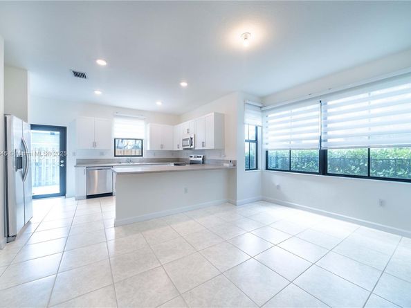 1928 SW 5th Blvd, Fort Lauderdale FL 33312