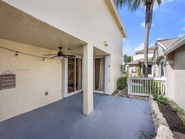 11862 NW 13th St, Pembroke Pines FL 33026