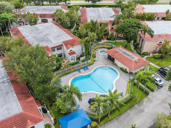 11862 NW 13th St, Pembroke Pines FL 33026
