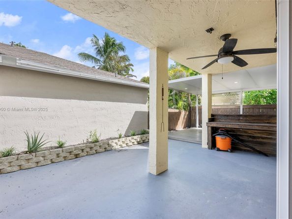 11862 NW 13th St, Pembroke Pines FL 33026