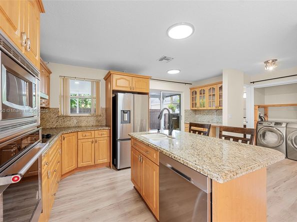 11862 NW 13th St, Pembroke Pines FL 33026