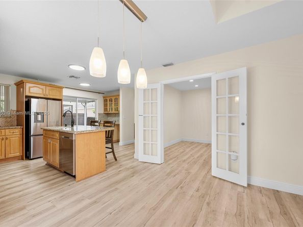 11862 NW 13th St, Pembroke Pines FL 33026