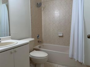 6940 NW 177th St P104, Hialeah FL 33015