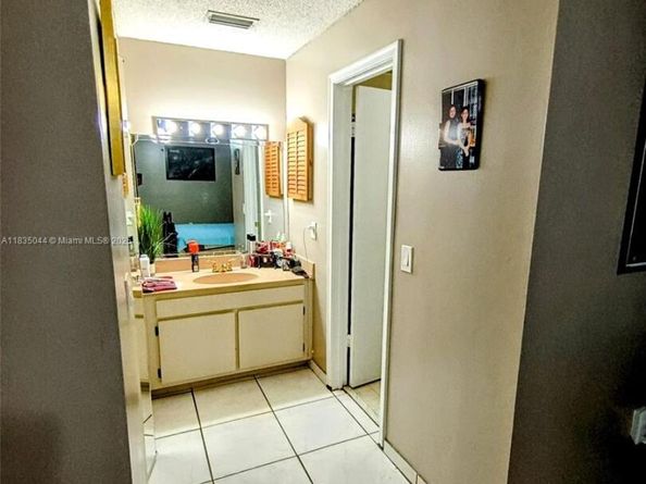 11920 SW 132nd Ave, Miami FL 33186