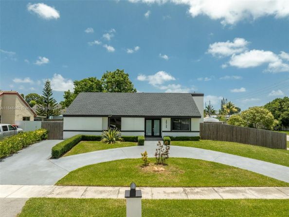 20735 SW 120th Ct, Miami FL 33177