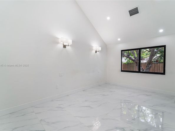 20735 SW 120th Ct, Miami FL 33177
