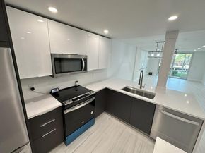 105 Paradise Harbour Boulevard 112, North Palm Beach FL 33408