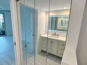 105 Paradise Harbour Boulevard 112, North Palm Beach FL 33408