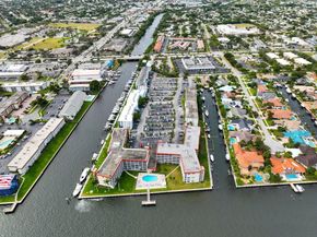 105 Paradise Harbour Boulevard 112, North Palm Beach FL 33408