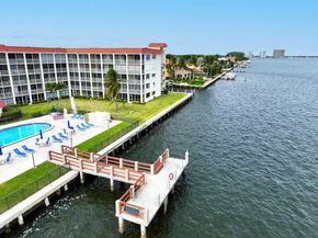 105 Paradise Harbour Boulevard 112, North Palm Beach FL 33408